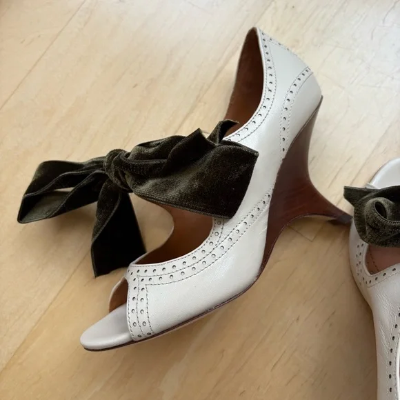 Tory Burch charm bow wedge - Picture 5 of 8